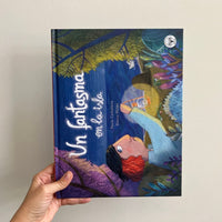 UN FANTASMA EN LA ISLA