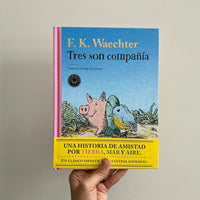 TRES SON COMPAÑÍA