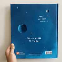 AQUÍ ESTAMOS. NOTAS PARA VIVIR EN EL PLANETA TIERRA