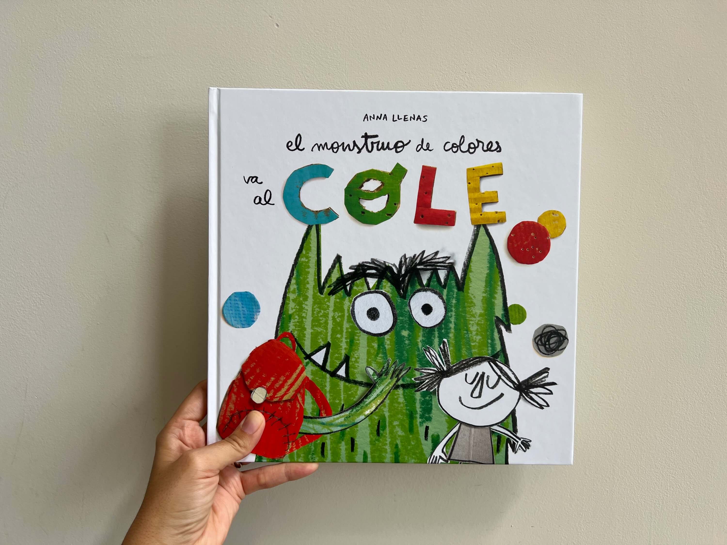 EL MONSTRUO DE COLORES VA AL COLE