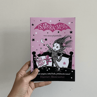 ISADORA MOON VA A UNA PIYAMADA