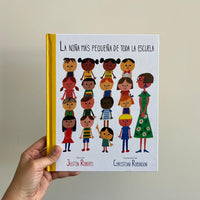 LA NIÑA MÁS PEQUEÑA DE TODA LA ESCUELA